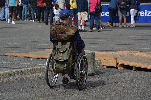 invalida na vozíku